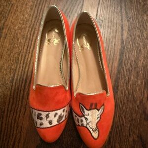 C. Wonder Orange Giraffe Design Loafers